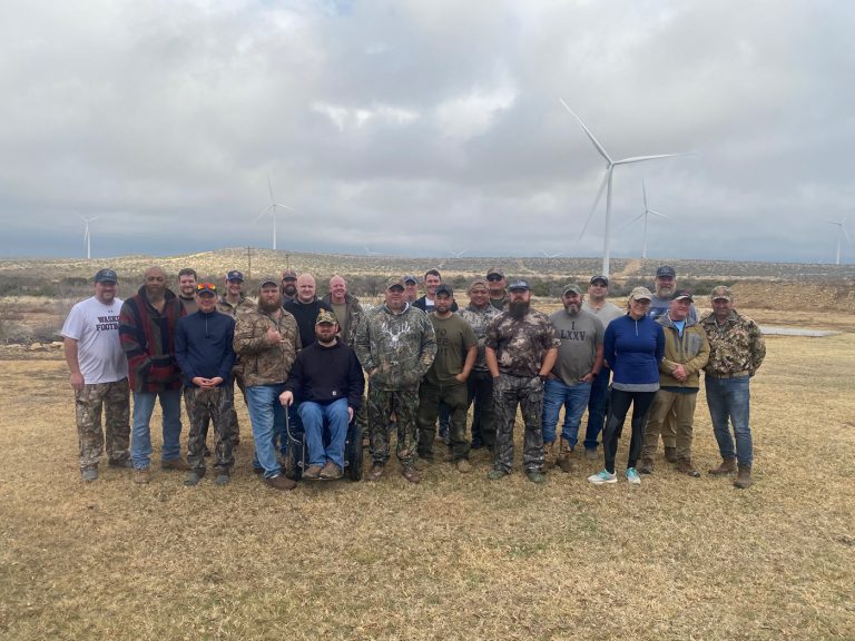 Read more about the article FORMER MILITARY WARRIORS HUNT WITH BOBCAT GROUP CO-FOUNDER